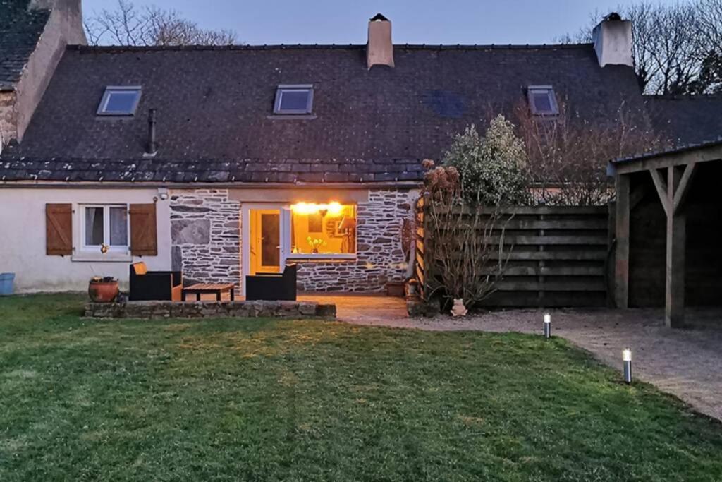 Petite Maison Dans Les Monts D'Arree Ty Coz Commana Екстер'єр фото