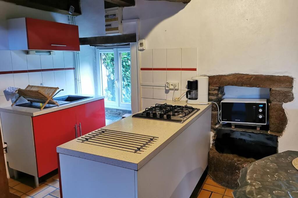 Petite Maison Dans Les Monts D'Arree Ty Coz Commana Екстер'єр фото